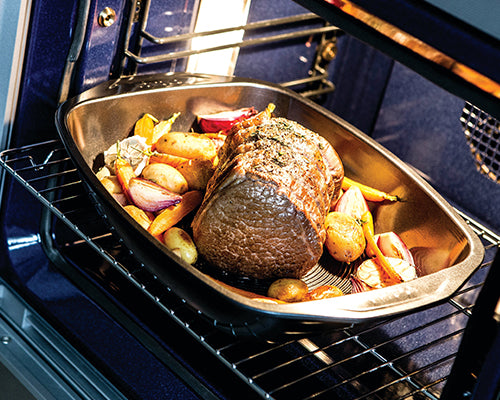 Roasting tin sets from Circulon UK. Carbon steel non stick ovenware from the industry experts