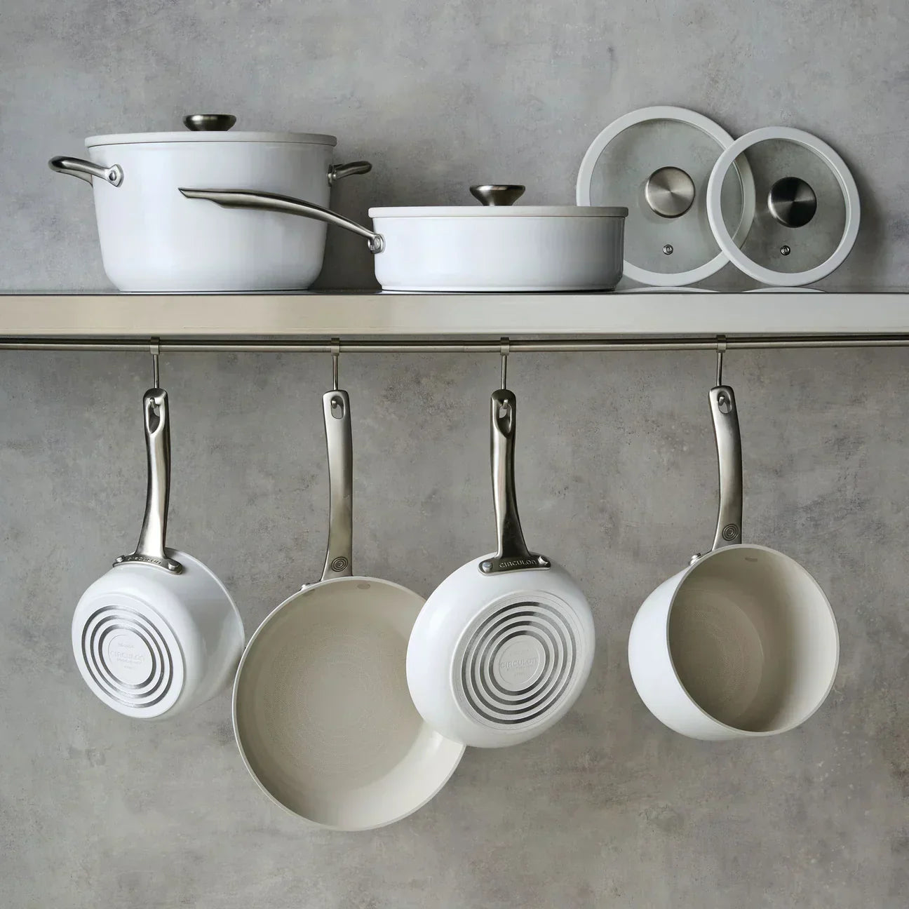 Is Ceramic Cookware Right for You? Understanding its Pros & Cons