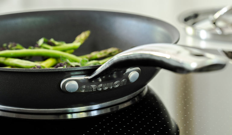 Can You Put a Frying Pan in the Oven? (Quick Guide) - Prudent Reviews