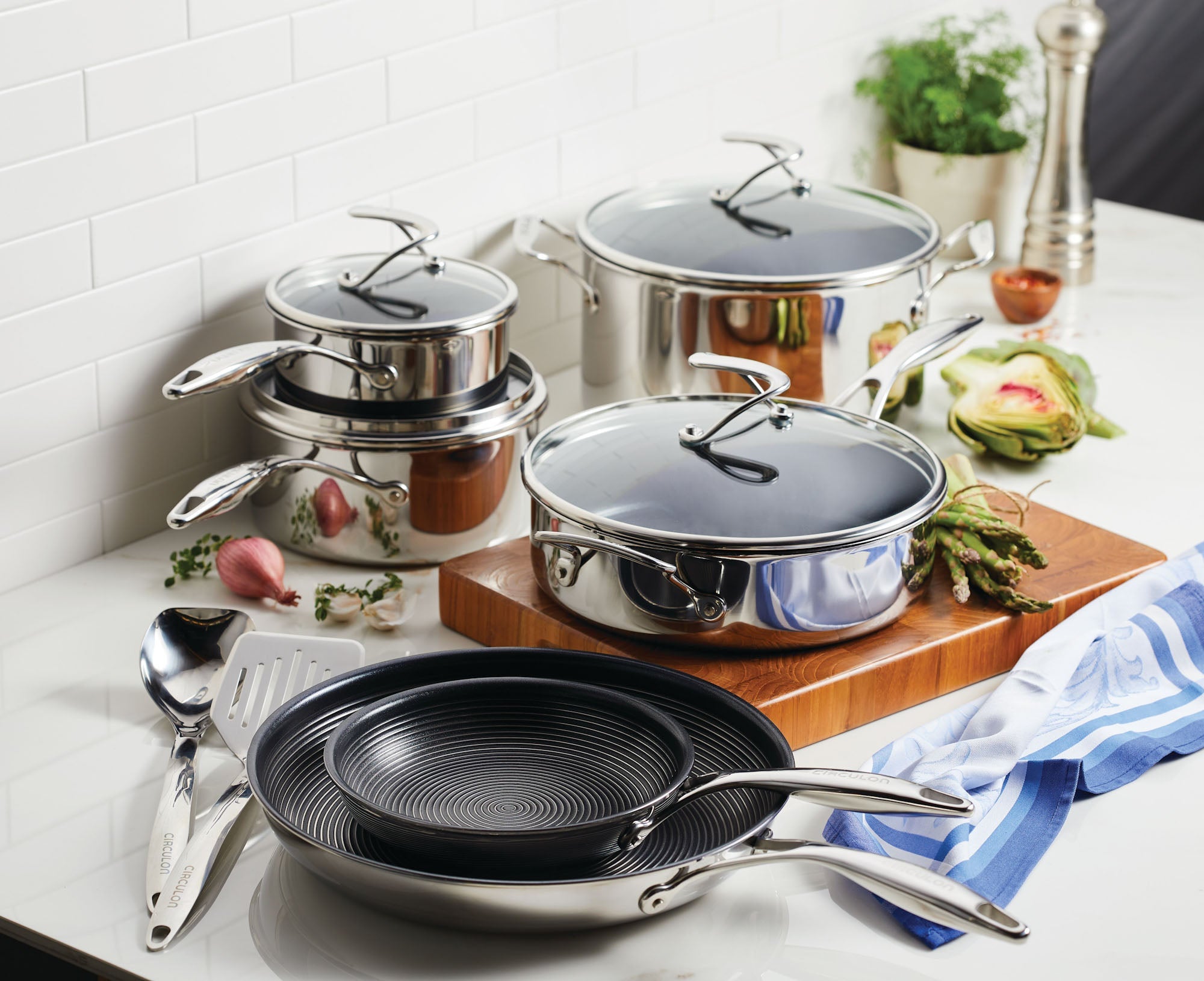 A set of Circulon Pots and Pans