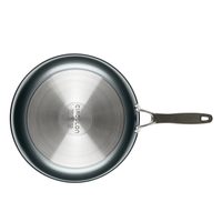 Induction Hob Suitable base of a Circulon ScratchDefense Frying Pan